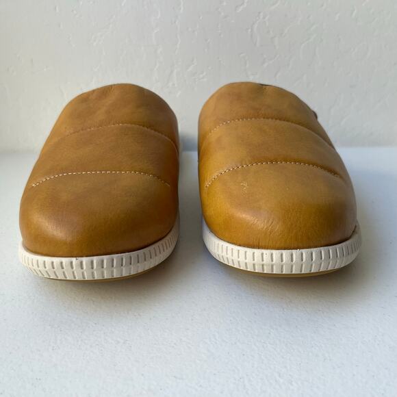 Olukai Mua 'Ili Mule Slippers Men's 12 in Golden Sand/Bone Leather Sherling NEW - Picture 5 of 16